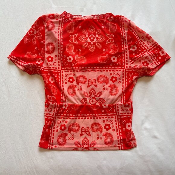 Lisa Says Gah Lana Short Sleeve Top - Bandana Red & White Paisley Print - Picture 5 of 9